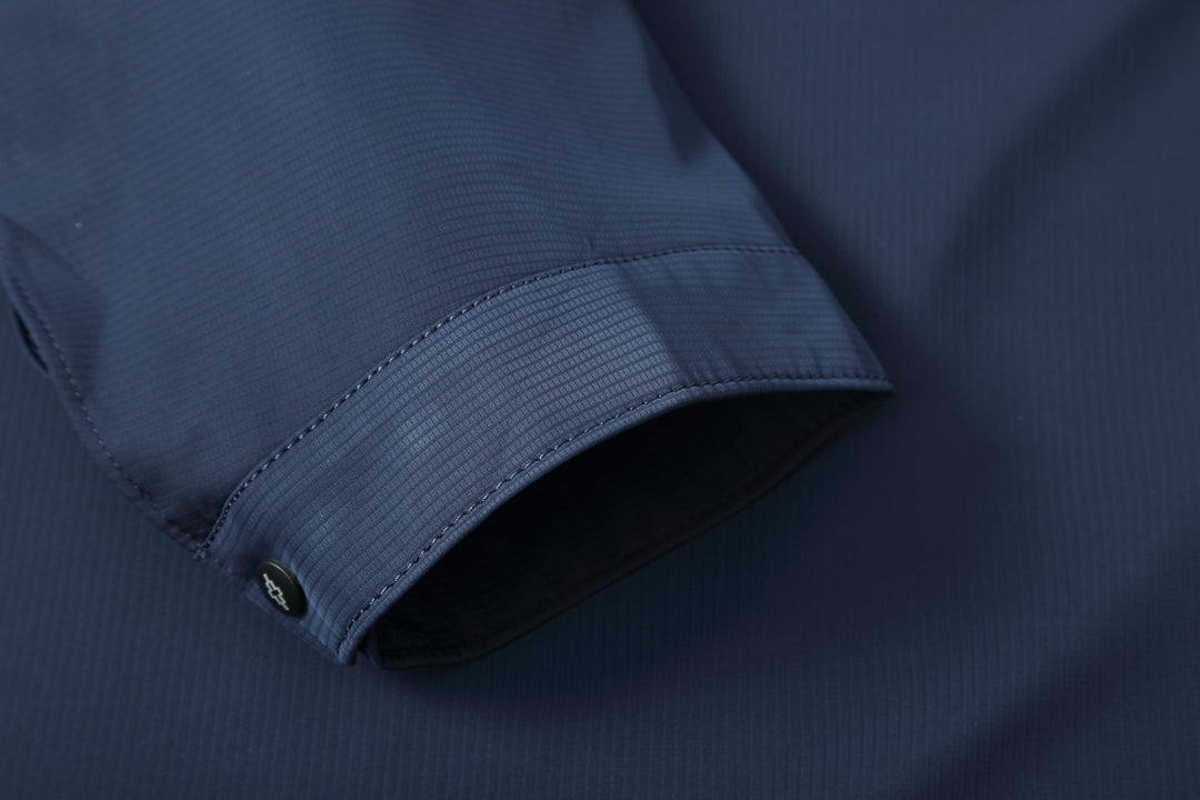 Herren Schlanke Stehkragen-Übergangsjacke mit Reißverschluss, wasserabweisender Außenfläche und geometrischem Futter Echoarchiv