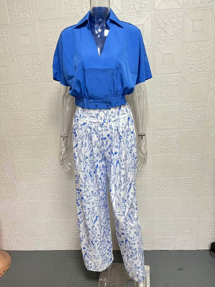 Echoarchiv | Zweiteiliges Set mit V-Ausschnitt und Hose mit weitem Bein