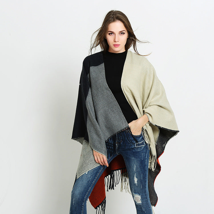 Damen Wendbarer Capeponcho im Blockstreifen-Look mit Fransen Echo Archiv