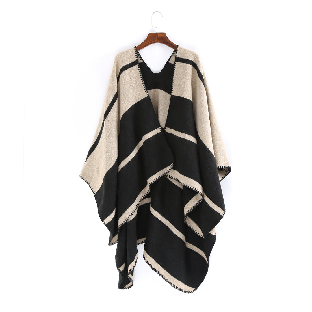 Damen Oversize-Ruana mit geometrischem Blockstreifen und Ziernaht – Avérine