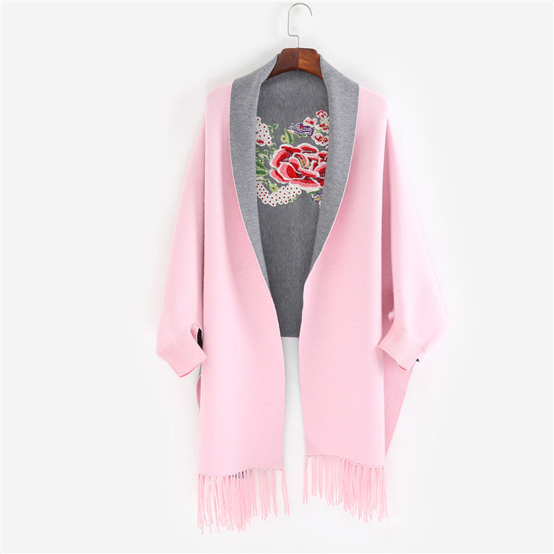 Damen Cape‑Schal mit besticktem Innenfutter und Fransensaum Echo Archiv
