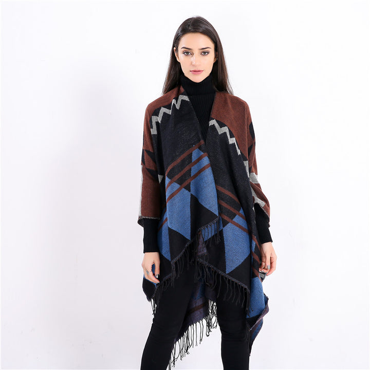Damen Großer Fransen-Cardigan im Ruana-Stil mit grafischem Jacquard – Veloura