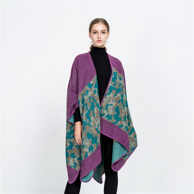 Damen Oversize-Ruana-Umhang aus Wollmix mit geometrischem Jacquardbesatz – Montévia