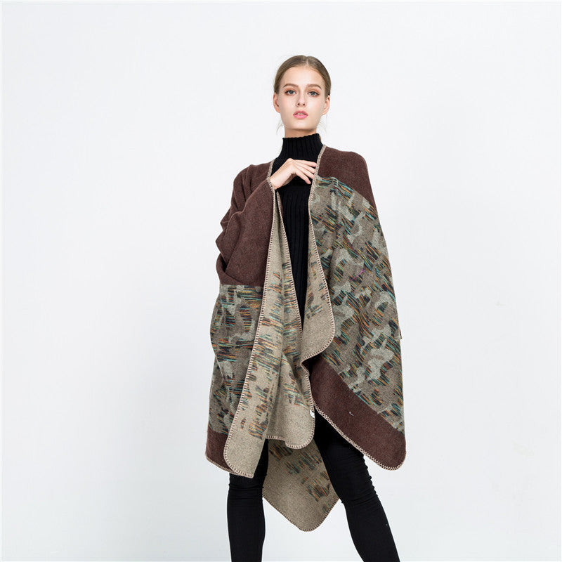 Damen Oversize-Ruana-Umhang aus Wollmix mit geometrischem Jacquardbesatz – Montévia