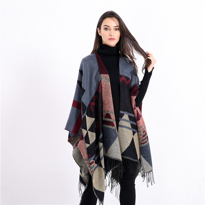 Damen Großer Fransen-Cardigan im Ruana-Stil mit grafischem Jacquard – Veloura