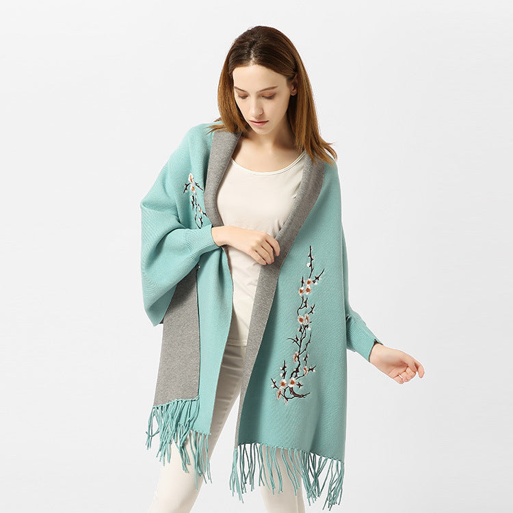 Damen Reversible Strick-Ruana mit Blumenstickerei und Fransensaum Echo Archiv