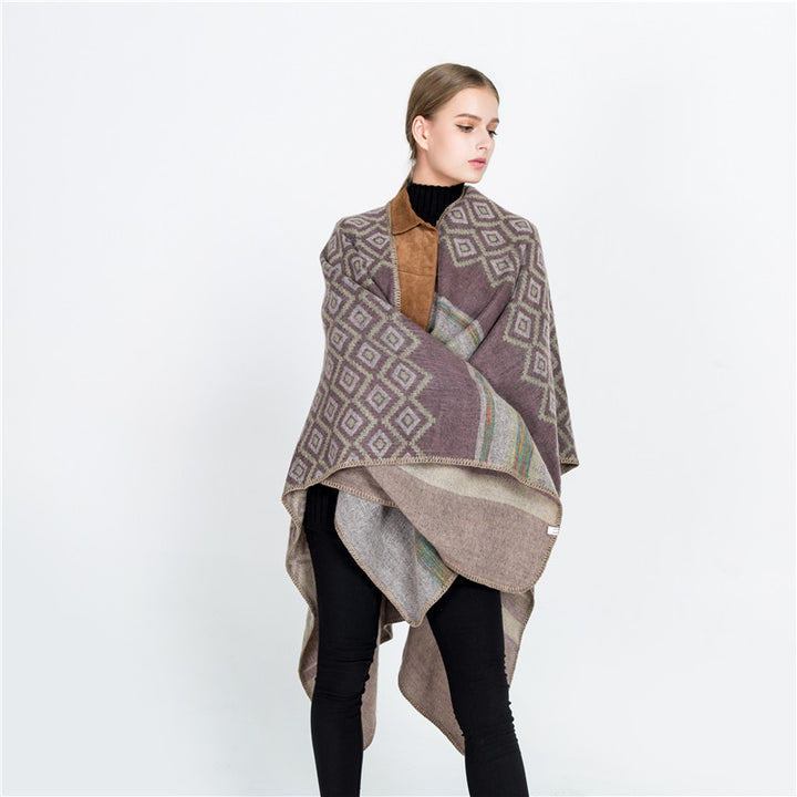 Damen Wolloptik-Ruana mit gewebtem Quadratjacquard und Zierstichkante – Avérine
