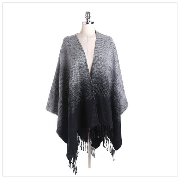 Damen Oversize-Poncho im Verlaufsstrick mit Fransen und offener Front Echo Archiv
