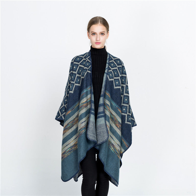 Damen Wolloptik-Ruana mit gewebtem Quadratjacquard und Zierstichkante – Avérine