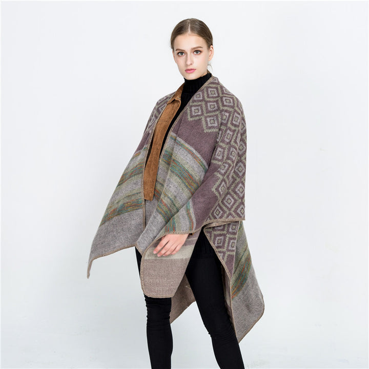 Damen Wolloptik-Ruana mit gewebtem Quadratjacquard und Zierstichkante – Avérine