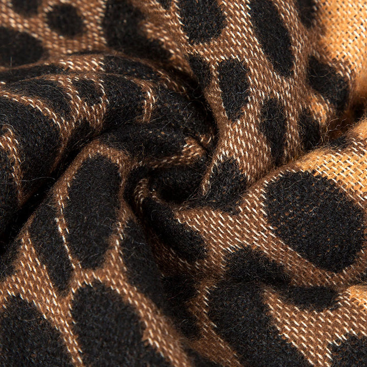 Damen Poncho‑Überwurf im Oversize mit Leopardenjacquard und Kettelnaht Echo Archiv
