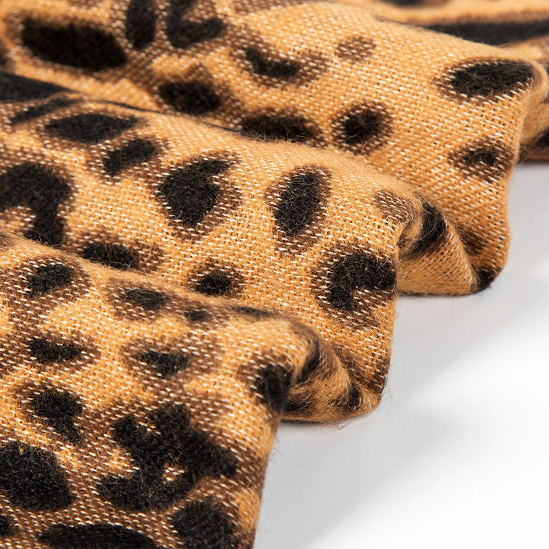 Damen Poncho‑Überwurf im Oversize mit Leopardenjacquard und Kettelnaht Echo Archiv