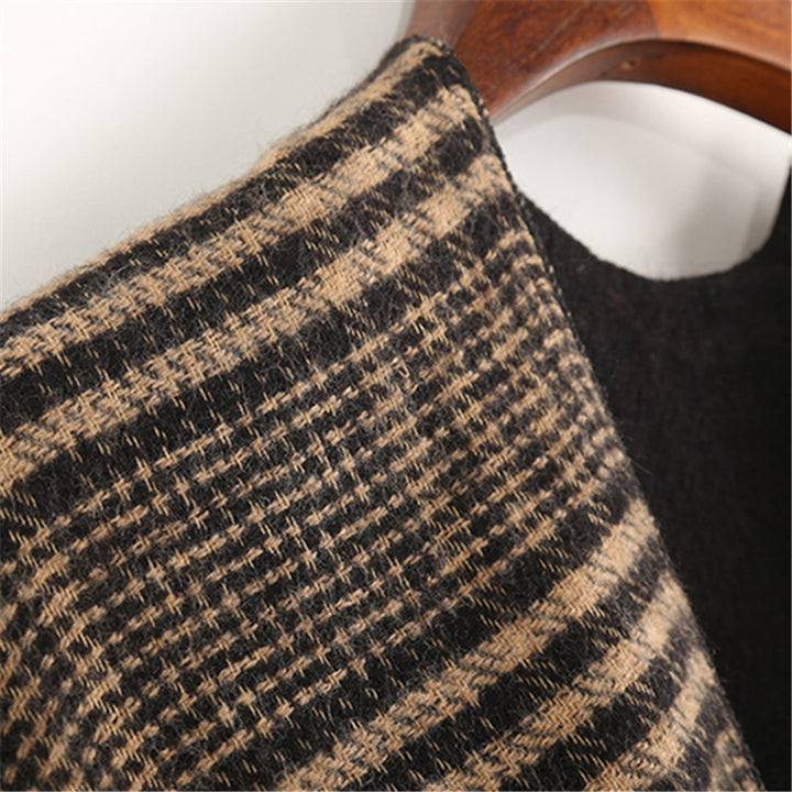 Damen Oversize-Ruana mit Glencheck-Jacquard und Fransensaum Echo Archiv