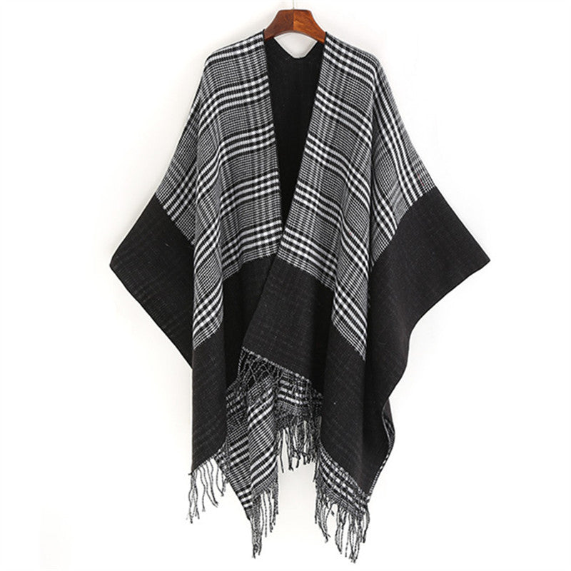 Damen Oversize-Ruana mit Glencheck-Jacquard und Fransensaum Echo Archiv