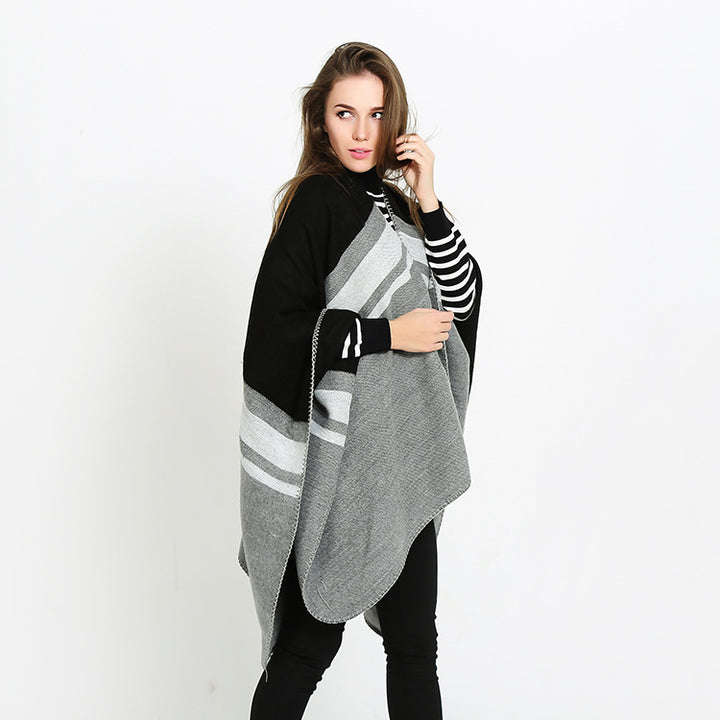 Damen Cape‑Ruana‑Poncho aus feinem Wollmix mit kontrastierter Kettelnaht – Montévia