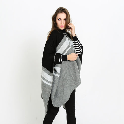 Damen Cape‑Ruana‑Poncho aus feinem Wollmix mit kontrastierter Kettelnaht – Montévia