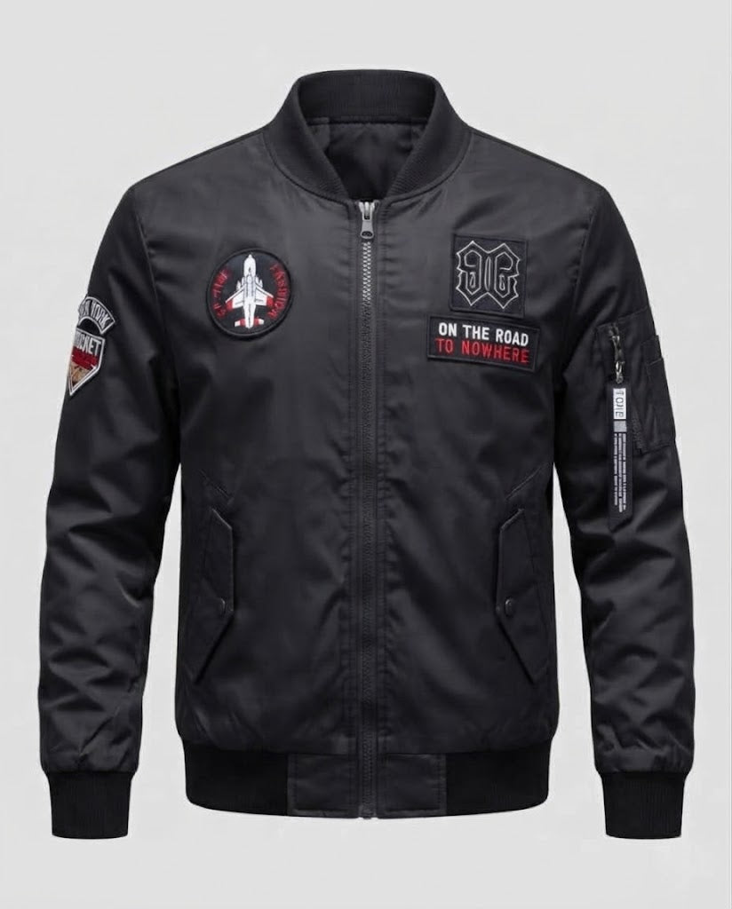 Herren Kurze Bomberjacke mit Patch‑Applikationen, Nylon‑Obermaterial und gesteppter Innenfütterung Echoarchiv