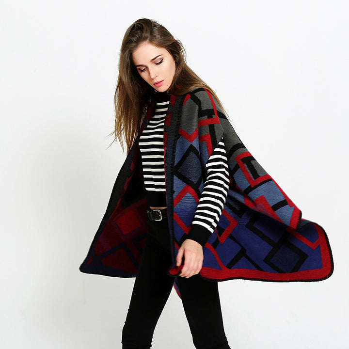 Damen Oversize-Deckeponcho aus Jacquardstrick mit Zierstichkante Echo Archiv