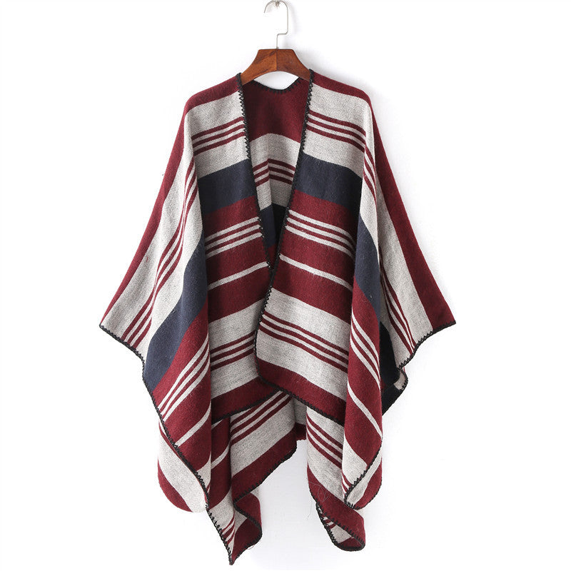 Damen Oversize‑Ruana‑Überwurf mit gestreiftem Jacquard und Zierstichkante – Avérine