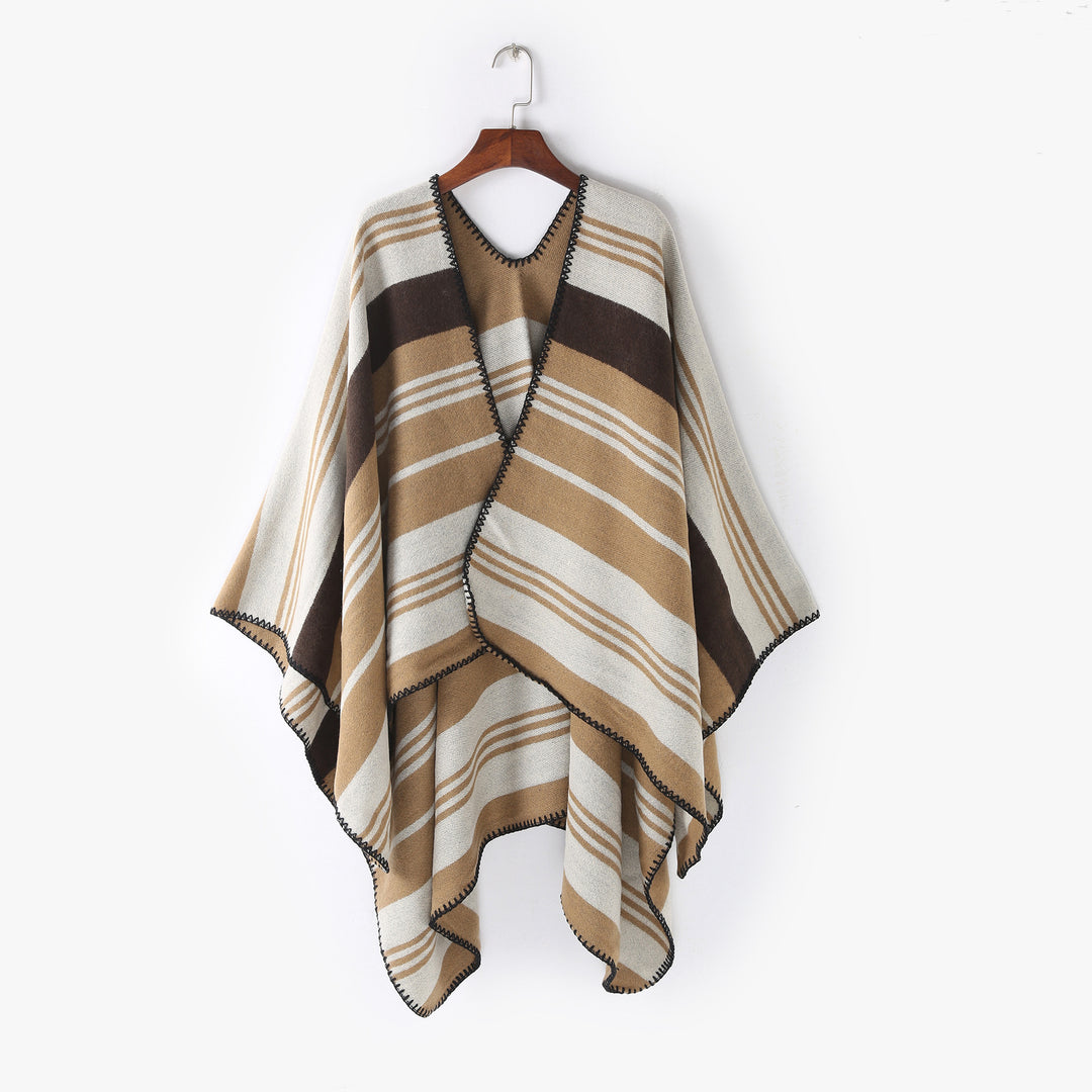 Damen Oversize‑Ruana‑Überwurf mit gestreiftem Jacquard und Zierstichkante – Avérine