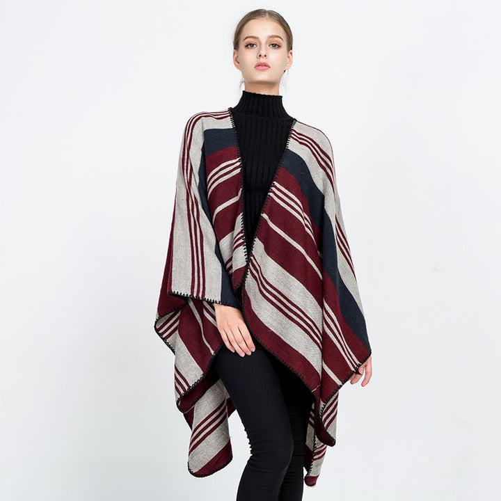 Damen Oversize‑Ruana‑Überwurf mit gestreiftem Jacquard und Zierstichkante – Avérine
