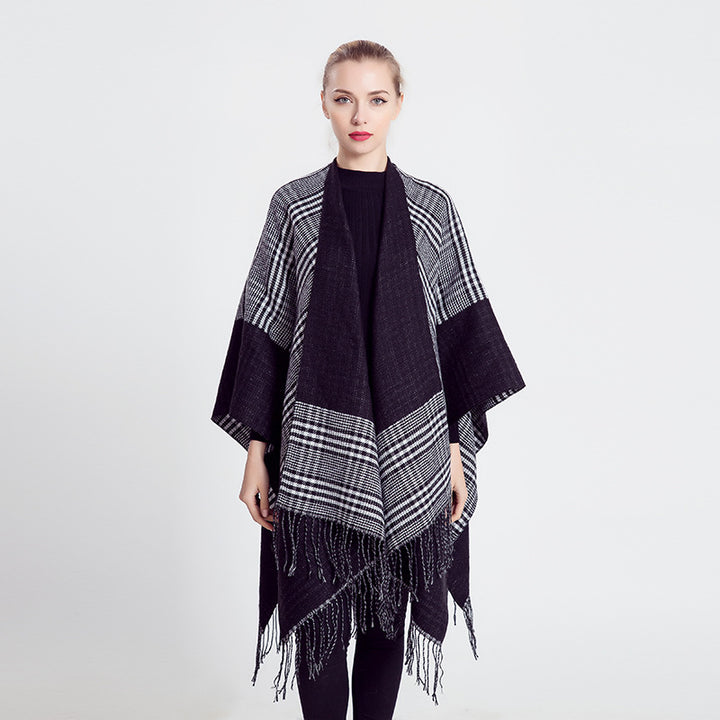 Damen Ruana-Poncho aus Wollmix mit kastigem Kimono-Fall und Fransensaum – Célinea