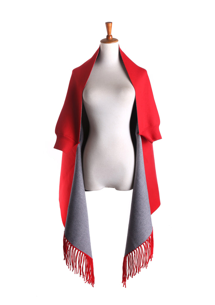 Damen Zweifarbiger Wendeponcho mit Kurzarmöffnungen, Fransen und Wollmix – Célinea