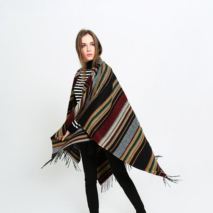 Damen Offener Oversize-Serape-Poncho im Ethno-Jacquard mit langen Fransen Echo Archiv