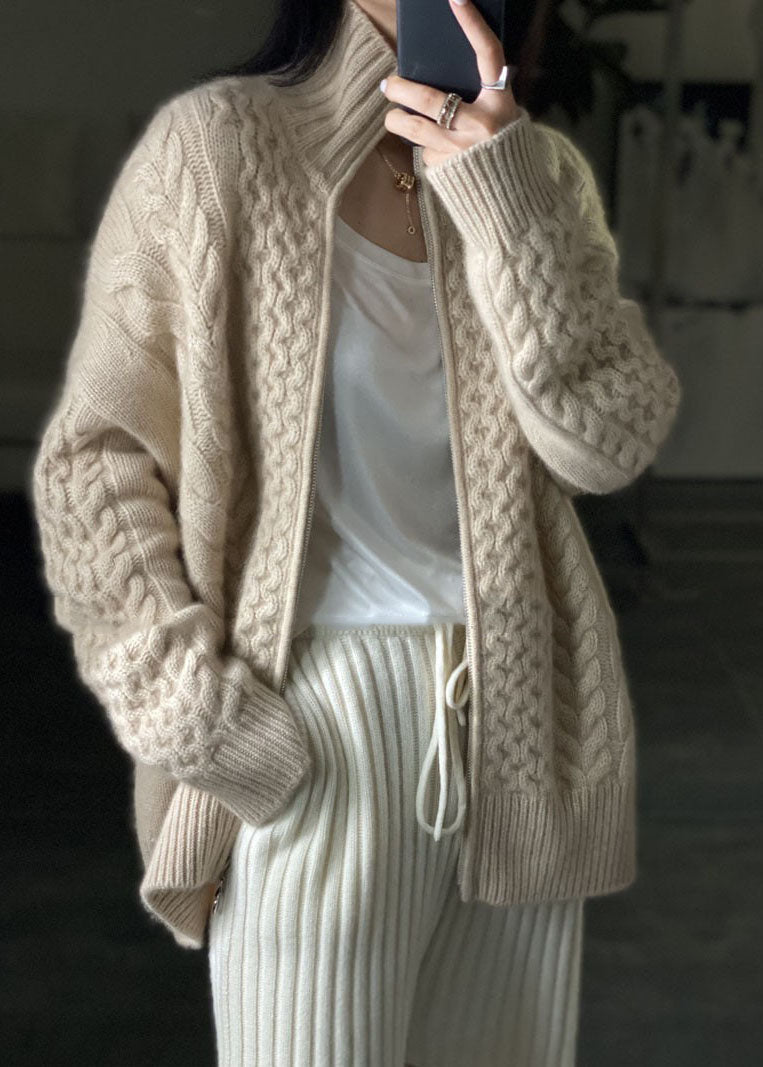 Echoarchiv | Strickjacke mit hohem Halsausschnitt