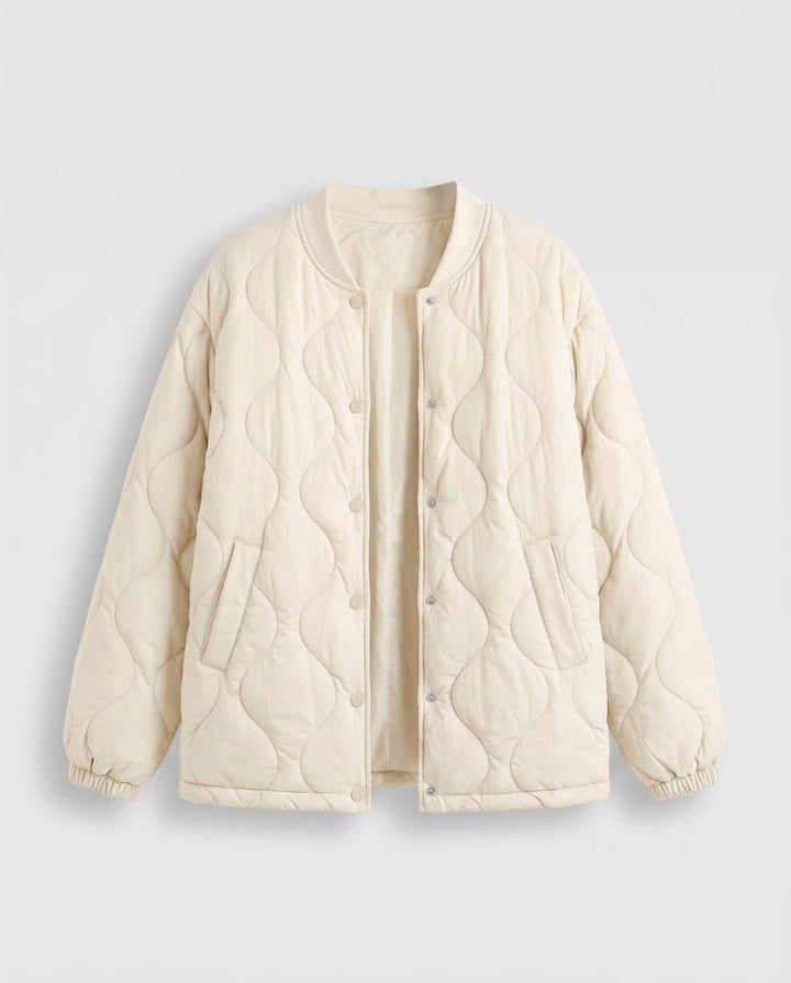 Leichte gesteppte Kurzjacke für Damen mit Wolkensteppung und Druckknopfverschluss