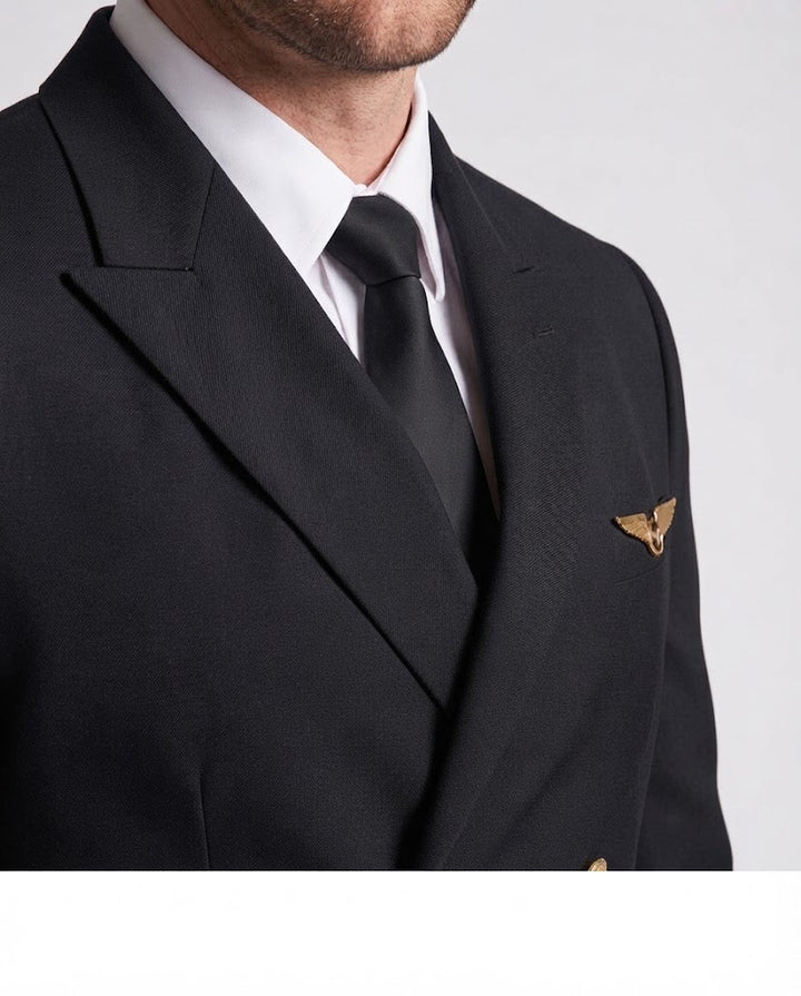 Herren-Pilotenkostüm mit authentischen Details und goldenen Akzenten Echo Archiv