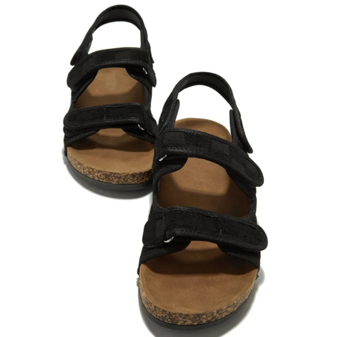 Echoarchiv | Orthopädische Sandalen mit Klettverschluss
