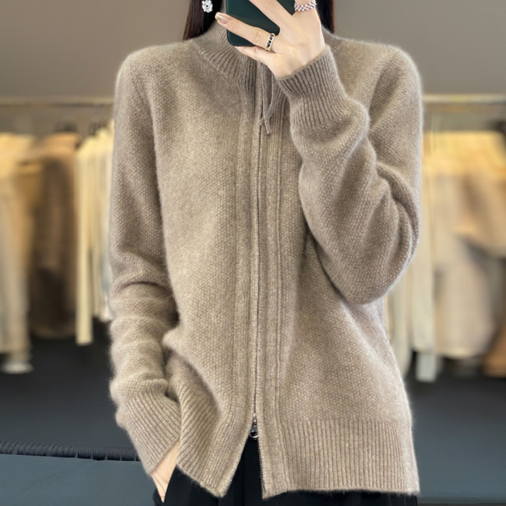Echoarchiv | Strickjacke mit elegantem Design und Reißverschluss