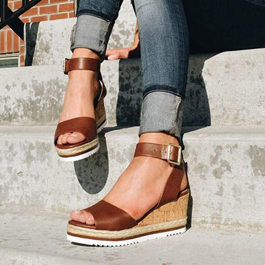 Klassische Damen-Keilsandalen