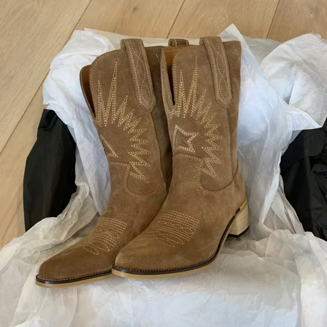 Echoarchiv | Bestickte Vintage-Stiefel