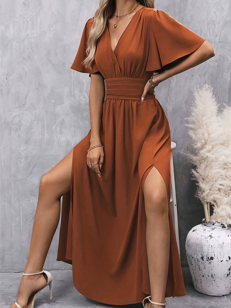 Echoarchiv – kleid mit rüschenkragen und plissierter taille