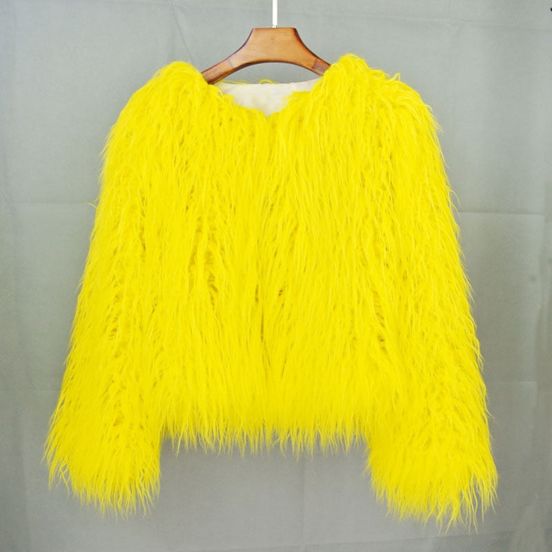 Echoarchiv | Eleganter Warmer Kunstpelzmantel Für Herbst Und Winter
