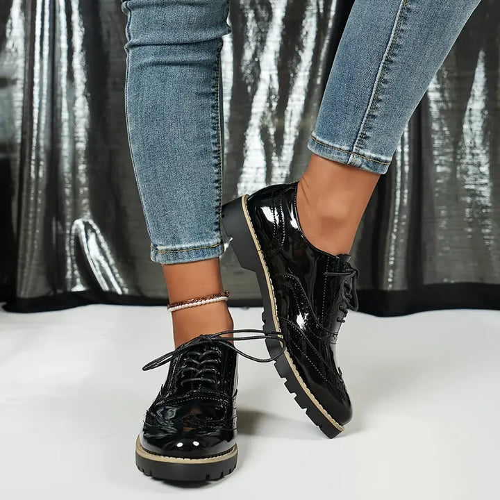 Echoarchiv | Lackschuhe Im Oxford-Stil mit Klobiger Sohle für Damen