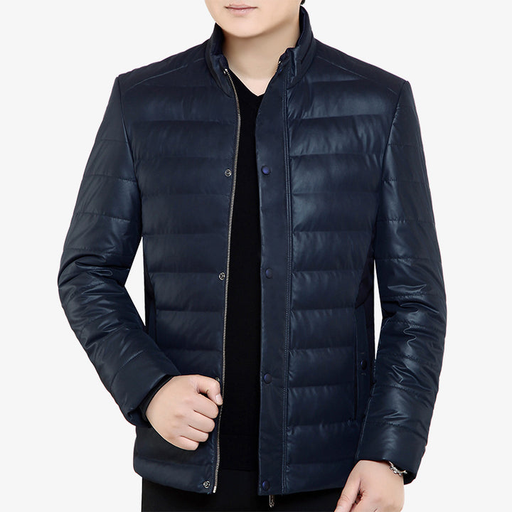 Herren Gepolsterte Steppjacke in Lederoptik mit Stehkragen und verdeckter Druckknopfleiste – Taviero