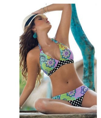 Damen Triangel-Bikini mit lebhaftem Blumenmuster und gepunktetem Höschen Echo Archiv