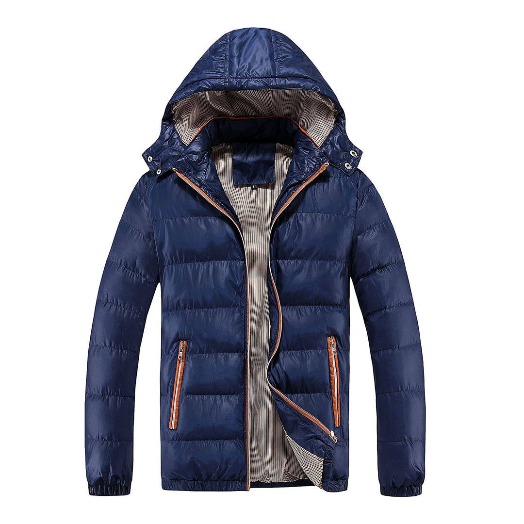 Herren Wattierte Kapuzen-Steppjacke mit glänzender Nylonoptik und kontrastierenden Reißverschlüssen Echoarchiv