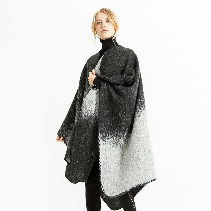 Damen Oversize-Ruana aus Wollmix mit Farbverlauf und Zierkettelnaht – Montévia