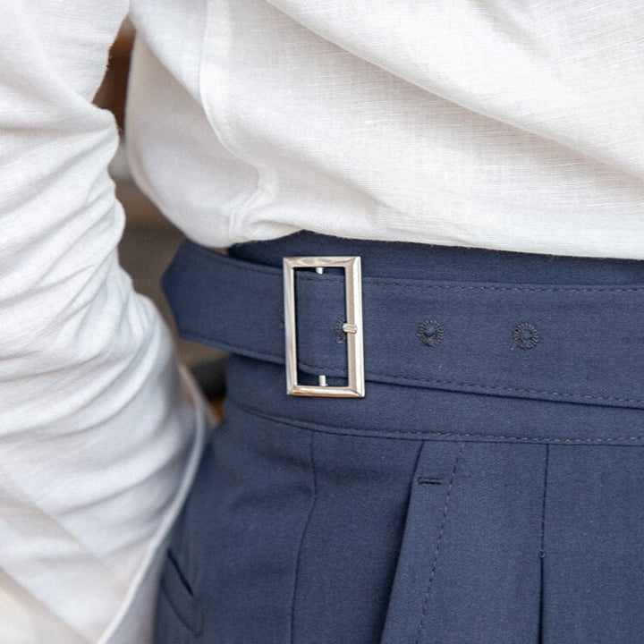 Echoarchiv Classic: Stilvolle Hose mit Schnalle