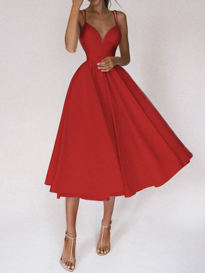 Echoarchiv | Grace Das Elegante Trägerkleid mit V-Ausschnitt
