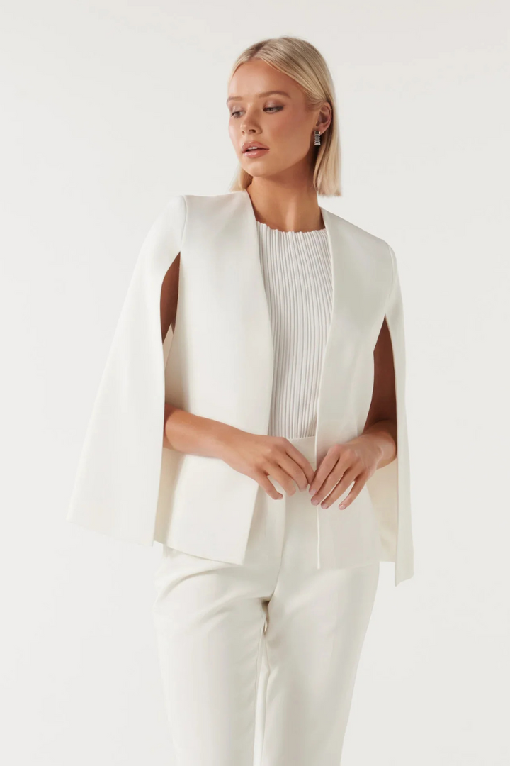 Echoarchiv | Eleganter Cape-Hut für Damen