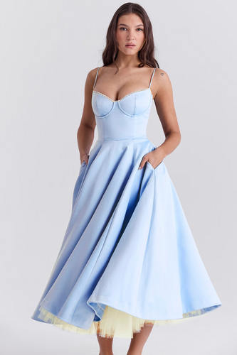 Elegantes Schlankmachendes Kleid für Damen
