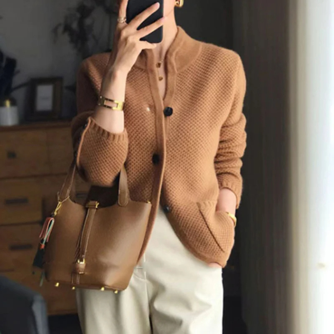 Echoarchiv | Anspruchsvolle Kuschelige Strickjacke