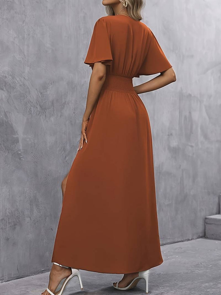 Echoarchiv – kleid mit rüschenkragen und plissierter taille