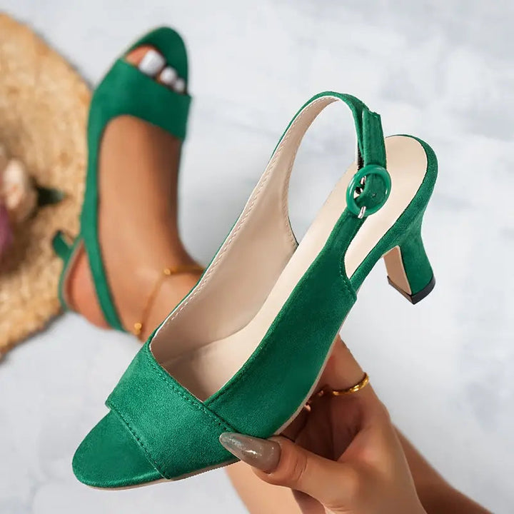 Offene Slingback-Absätze mit verstellbarem Schnallenriemen Echoarchiv Echoarchiv