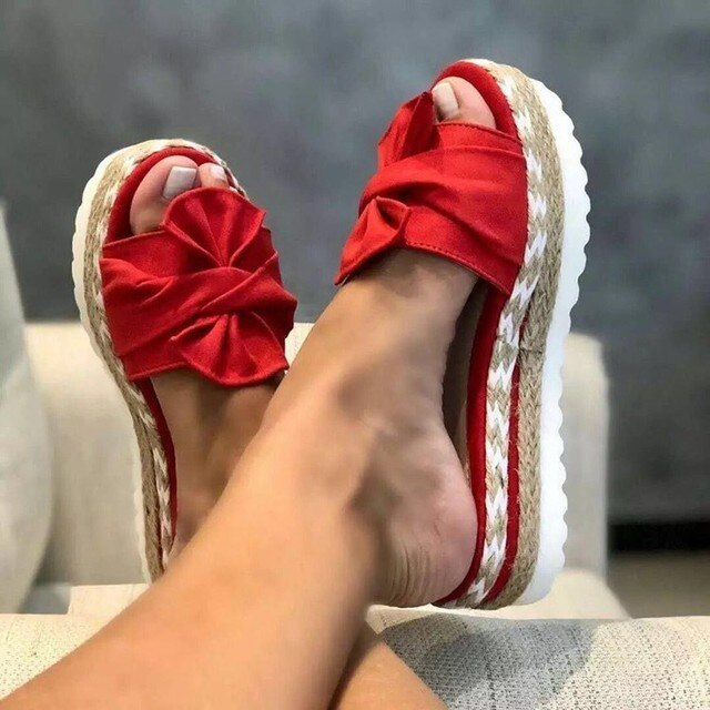 Echoarchiv | Orthopädische Modedesign-Sandalen